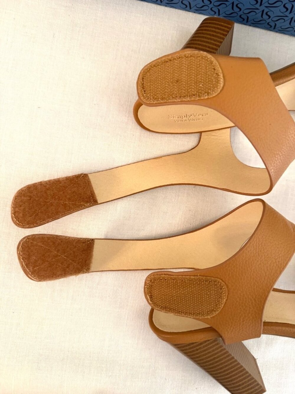 Simply Vera Vera Wang Size 8 Cognac Block Heel Sandals Ankle Strap With Box - Picture 13 of 16